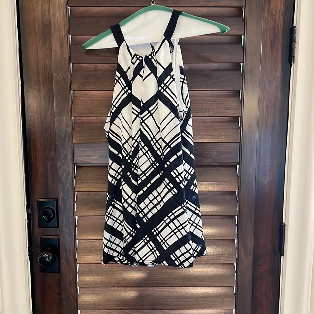 WHBM-Graphic Shell Top - Picture 2 of 6